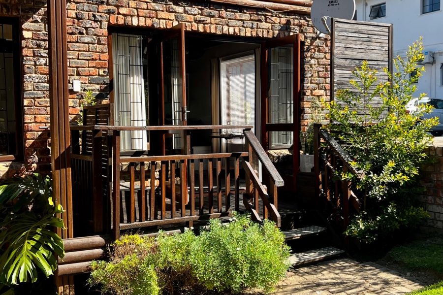 2 Bedroom Property for Sale in Heatherlands Western Cape